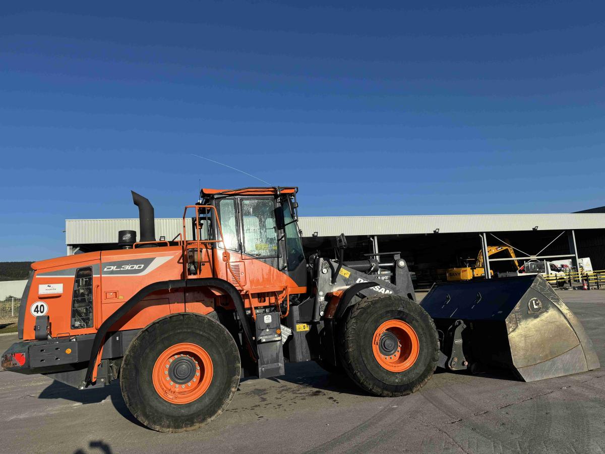 Doosan DL300